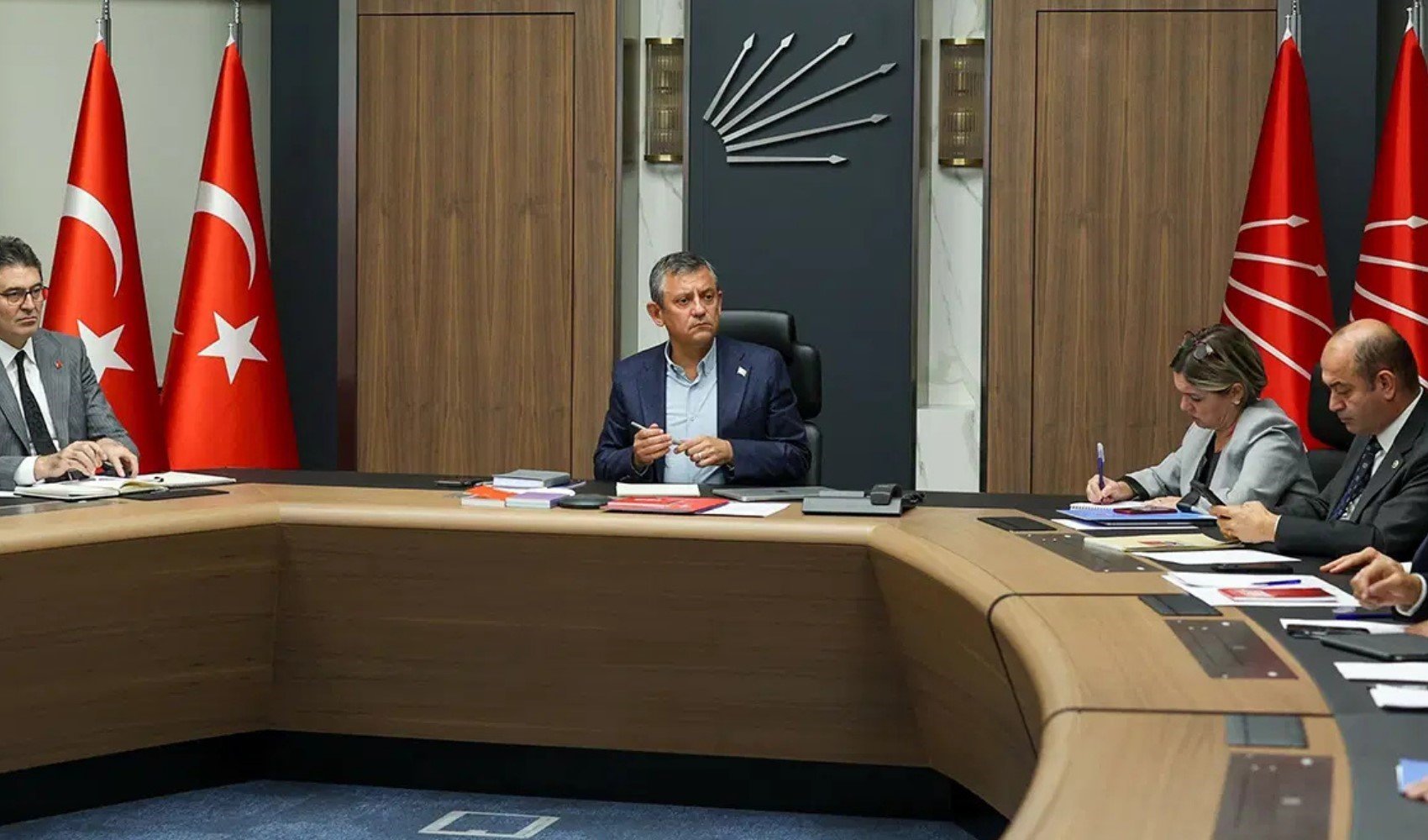 CHP değişikliğe hazırlanıyor: Bazı isimlerle yollar ayrılacak