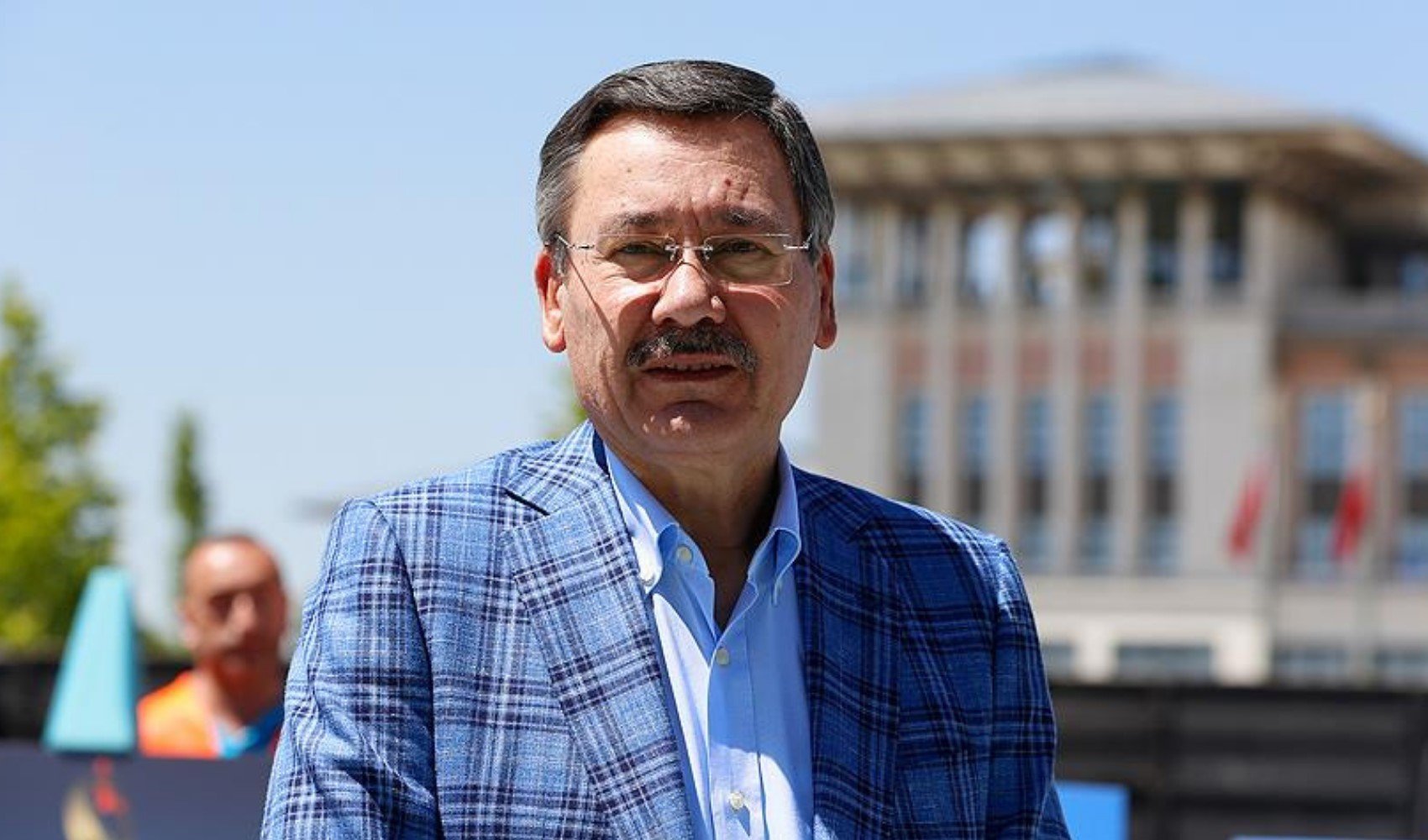 CHP'li Umut Akdoğan'dan Melih Gökçek'e 'soruşturma izni' sorusu