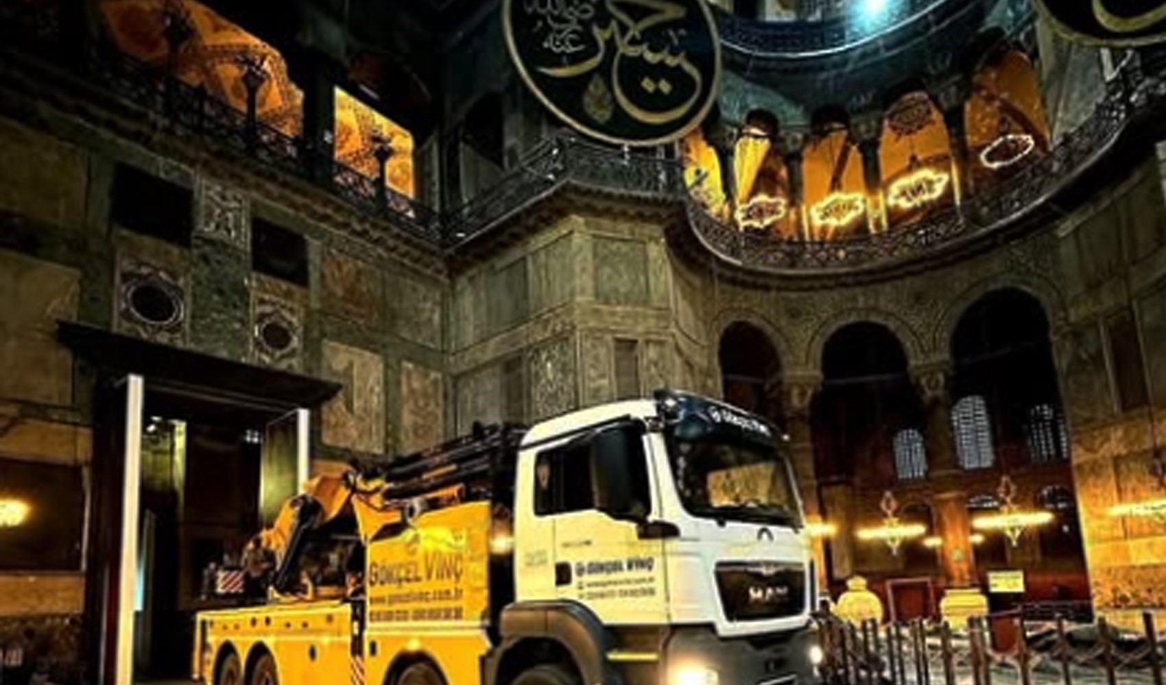 Ayasofya'ya kamyon girdi: İlber Ortaylı'dan 'yapı çökerse faturasını Türklere çıkarırlar' uyarısı