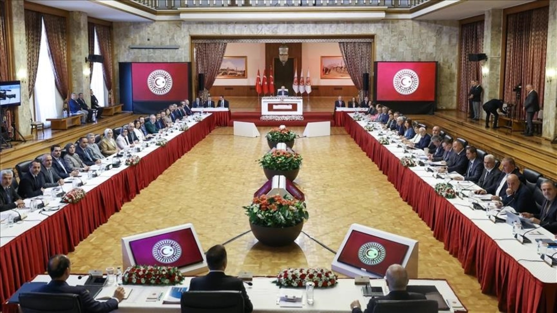 İmralı ziyareti sonrası ilk anket sonuçları!