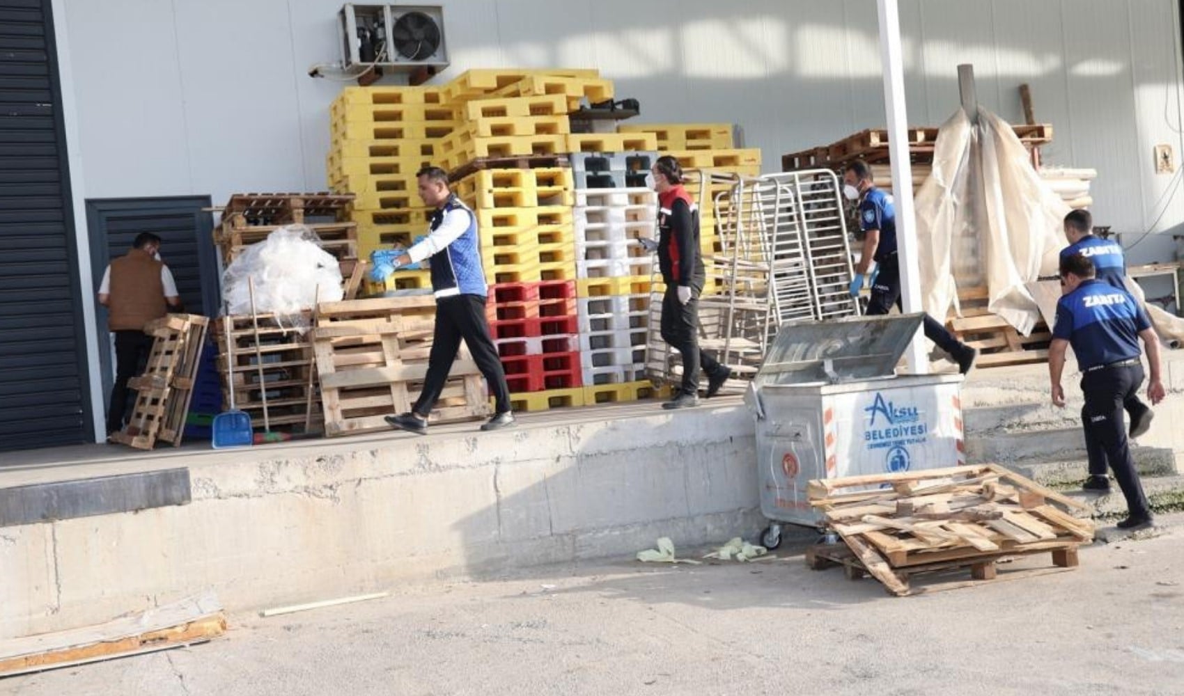 25 ton tarihi geçmiş tavuk ve ürünleri ele geçirildi