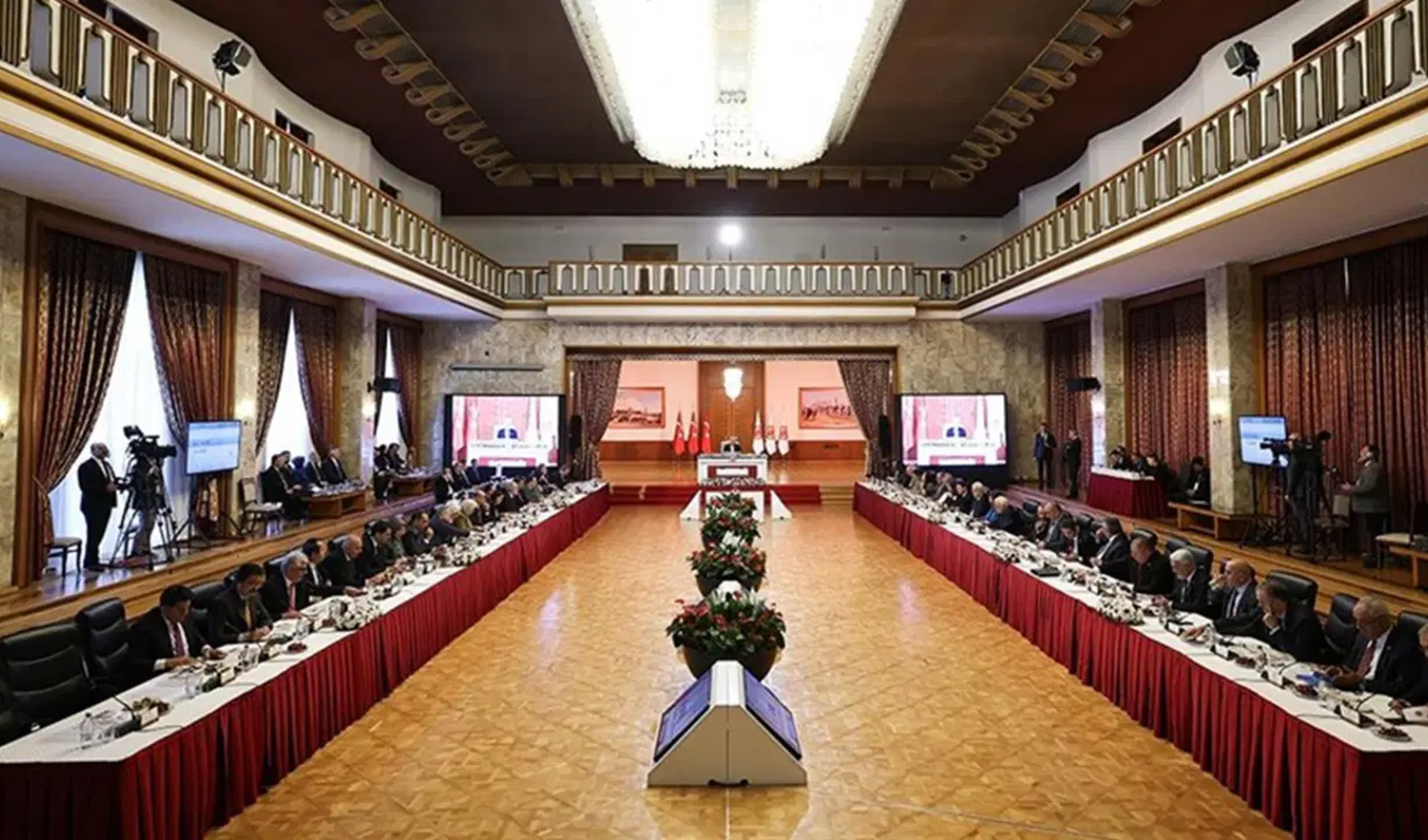 İmralı görüşmesi için planlanan komisyon toplantısı ertelendi