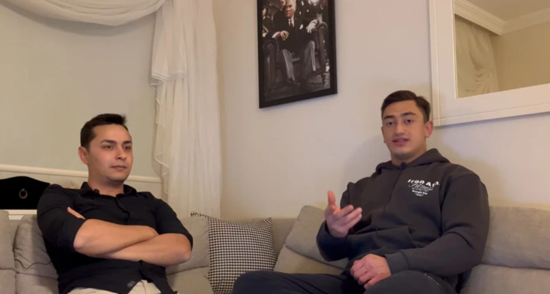 Teğmenler Youtube kanalı açtı, merak edilen soruları yanıtladılar!