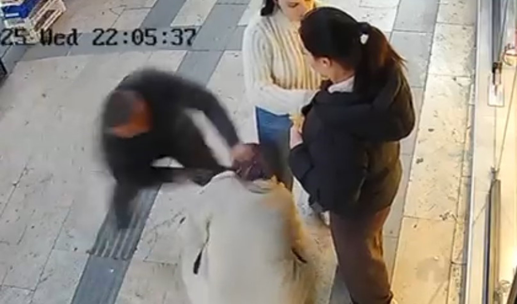 Boşanma aşamasındaki kadın bıçaklı saldırıya uğradı