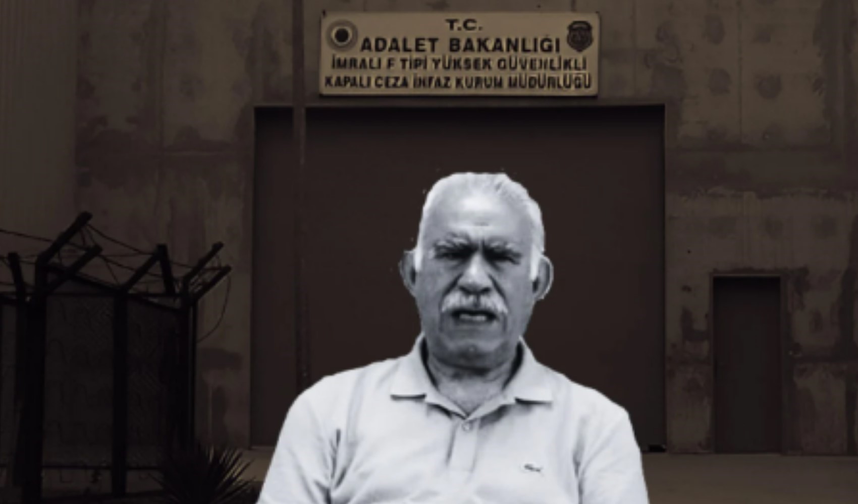 Teröristbaşı Öcalan’ın cezaevi koşulları değişti: Avukatı 'Yeni imkânlar sağlandı' dedi