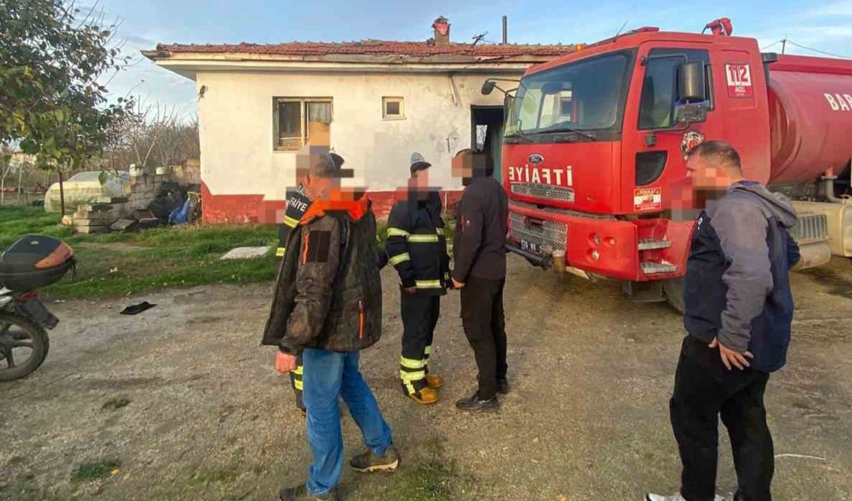 Eski eşi ile kız arkadaşının yaşadığı evi ateşe verdi