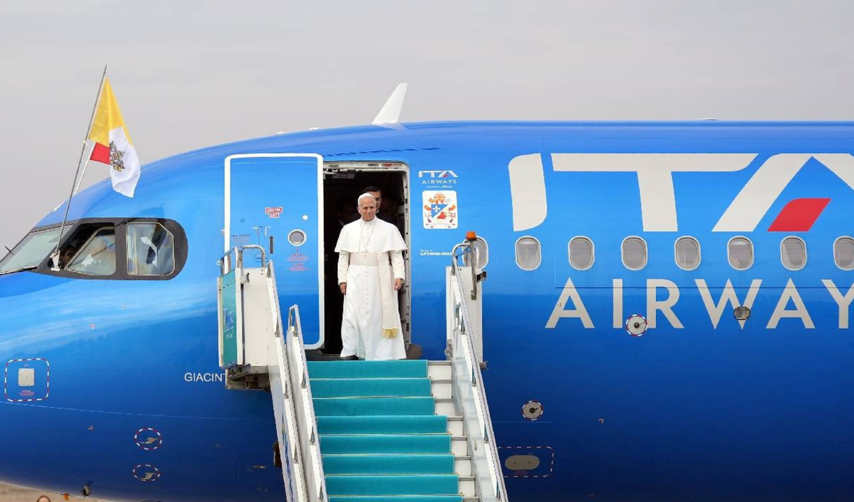 Tüm dünya takip ediyor... Papa 14. Leo Türkiye'ye geldi: İlk durağı Anıtkabir oldu