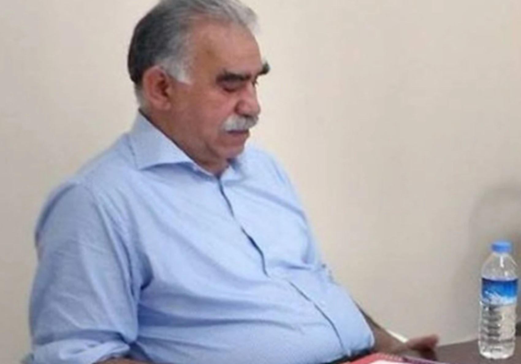 Teröristbaşı Öcalan’ın cezaevi koşulları değişti: Avukatı 'Yeni imkânlar sağlandı' dedi