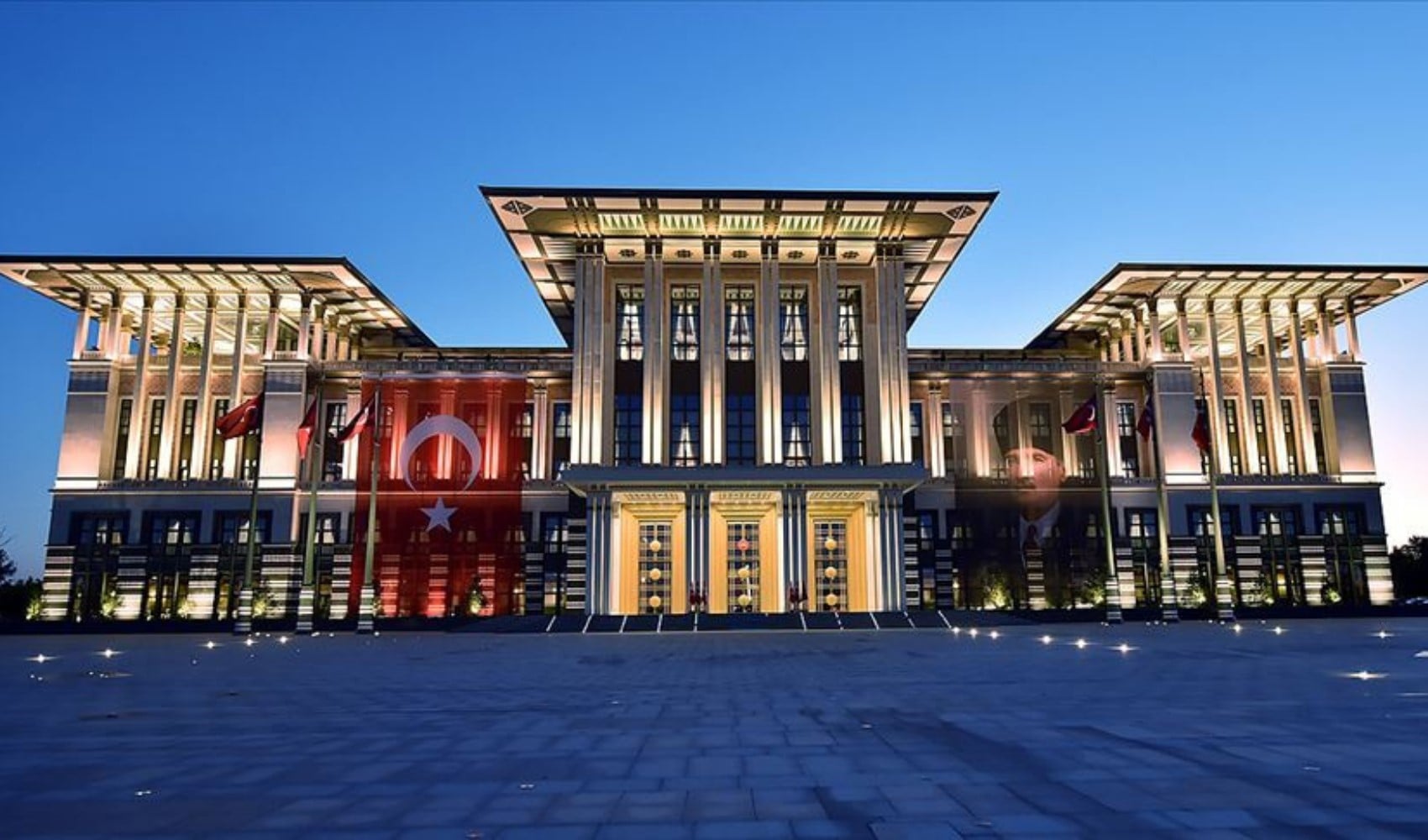 Saraydan 'Kara Cuma' tepkisi: İşletmelere çağrı