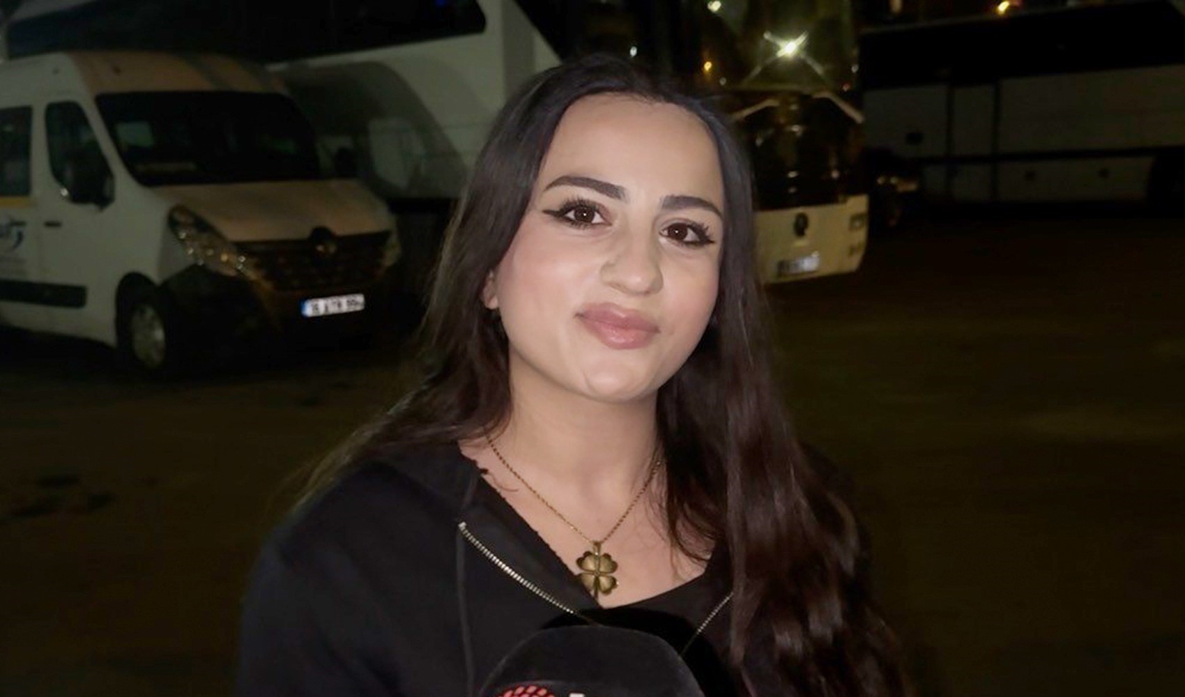 Kadın sürücüler arasında yol verme kavgası