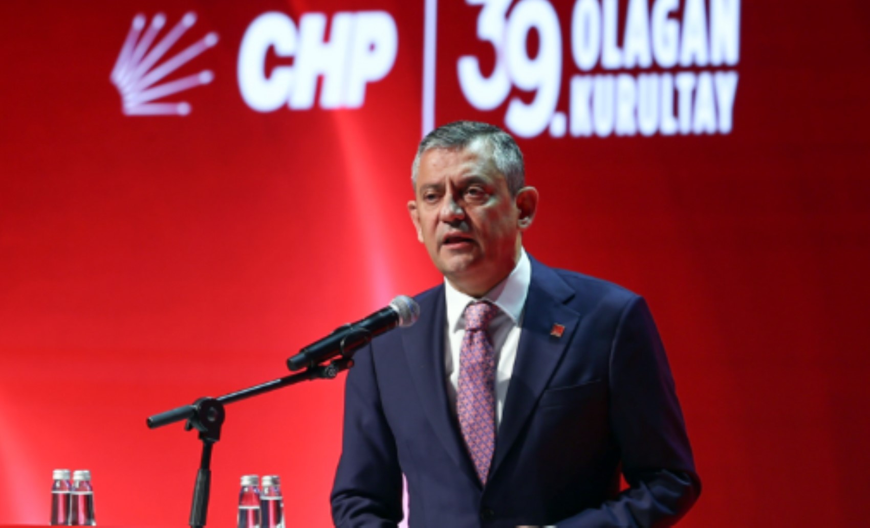 CHP kurultayındaki o pankart gündem oldu: Kılıçdaroğlu'na gönderme mi?