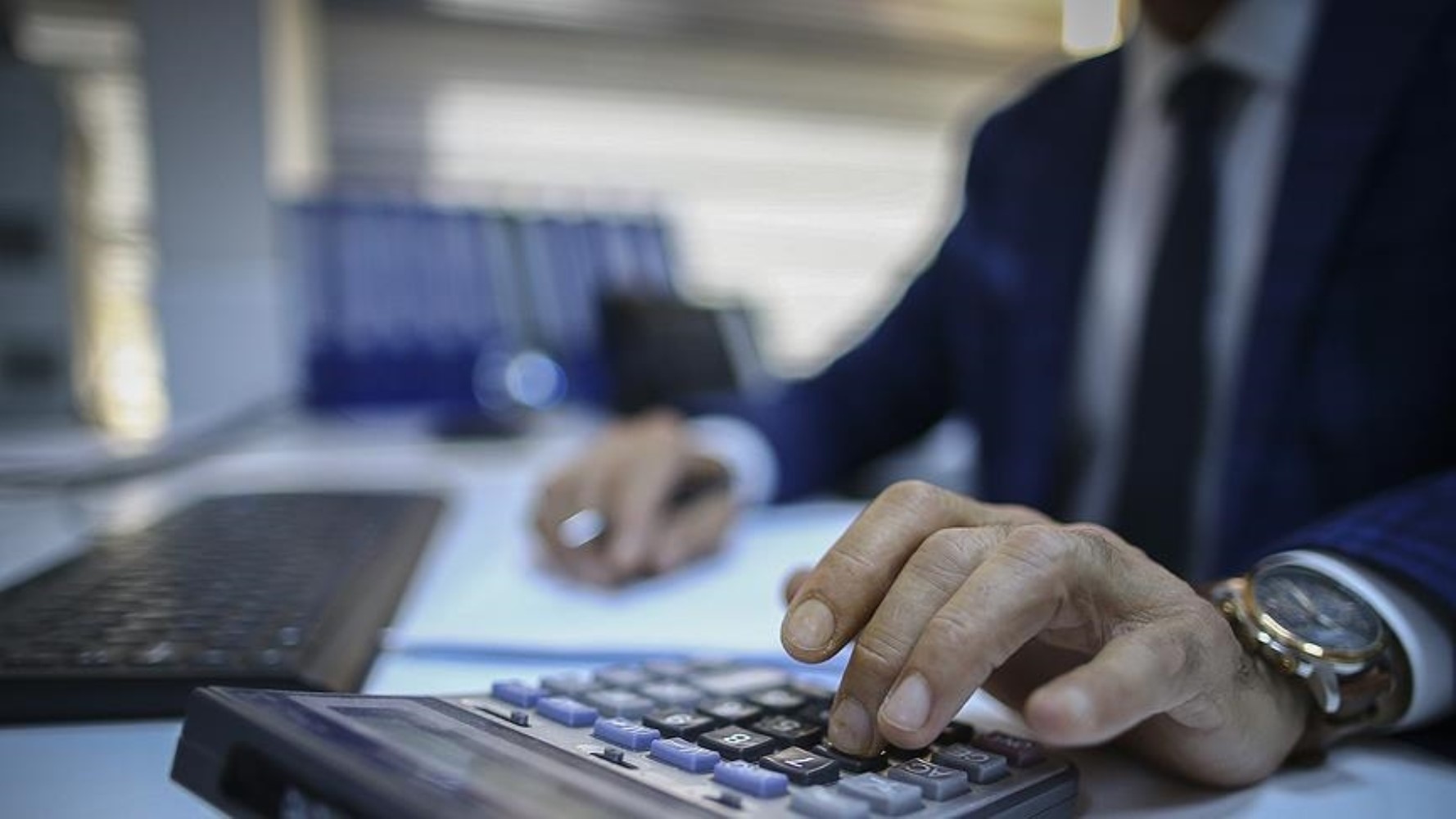 4 aylık enflasyon farkı belli oldu: SSK, Bağ-Kur, memur ve memur emeklisinin zamlı maaş tablosu ortaya çıktı