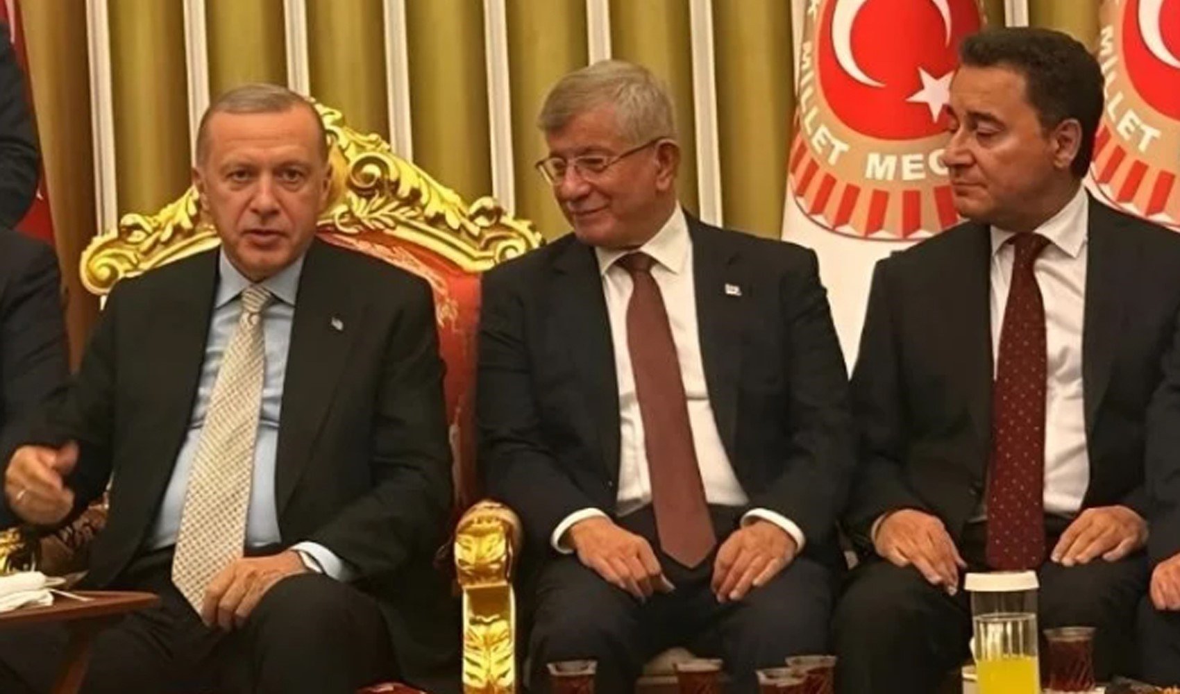 Babacan ve Davutoğlu'na AKP'den teklif geldi iddialarına açıklama: Kulis bilgisini aktardı