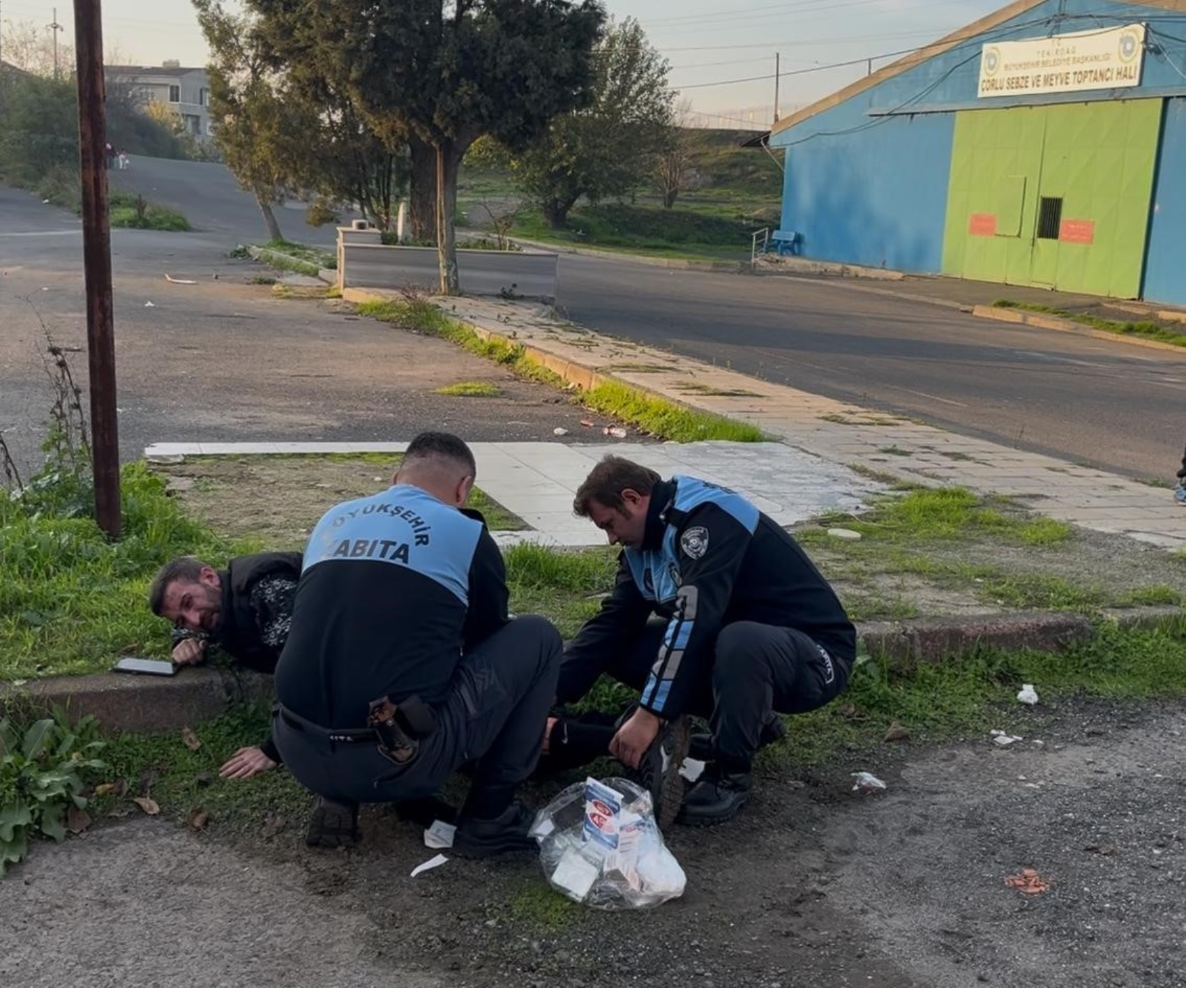 Montunu vermediği için kalçasından ve sırtından bıçaklandı