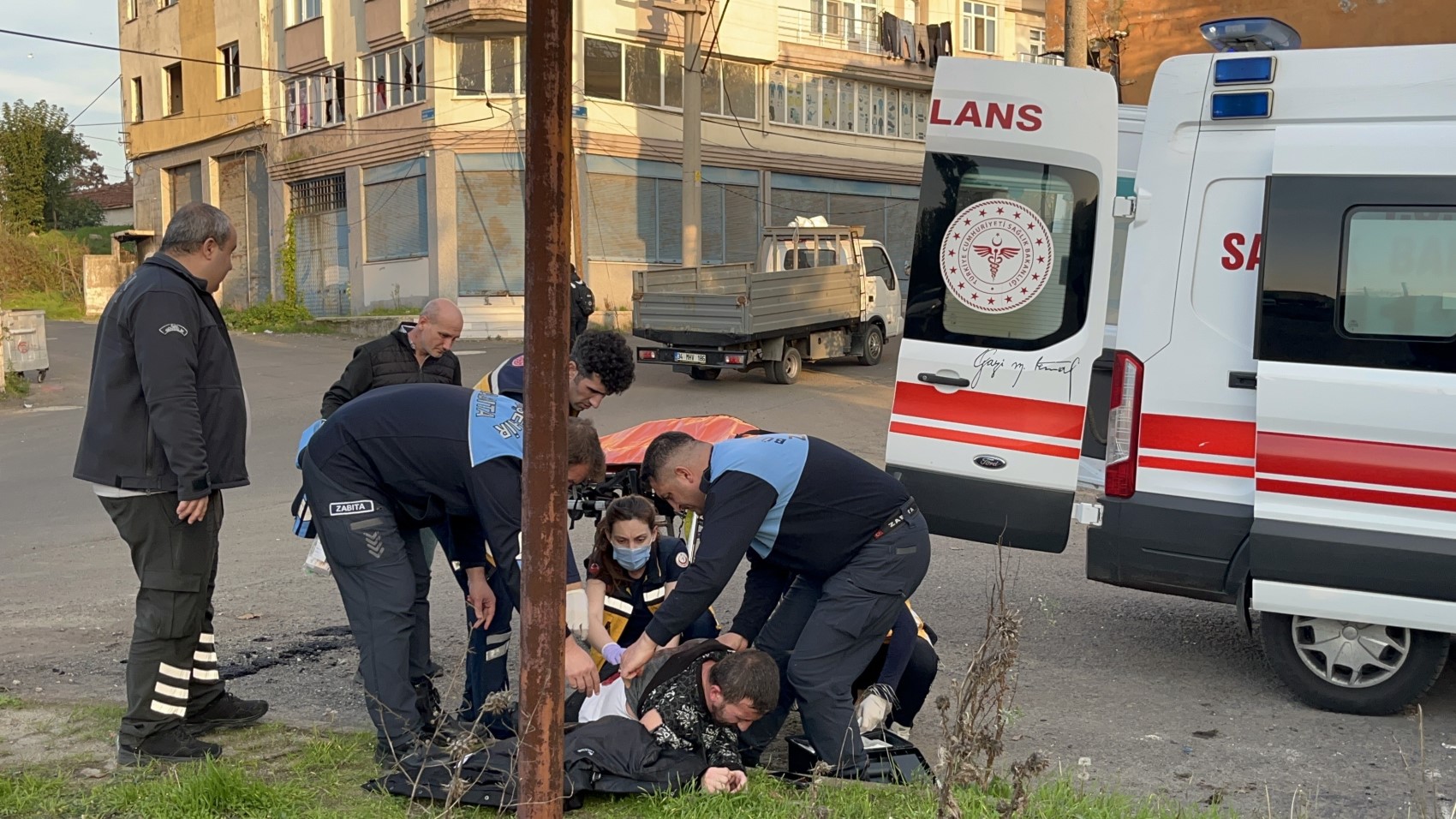 Montunu vermediği için kalçasından ve sırtından bıçaklandı