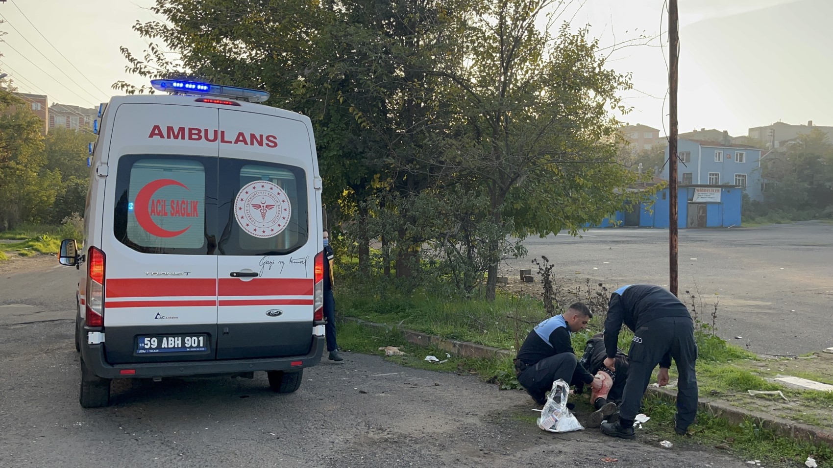Montunu vermediği için kalçasından ve sırtından bıçaklandı