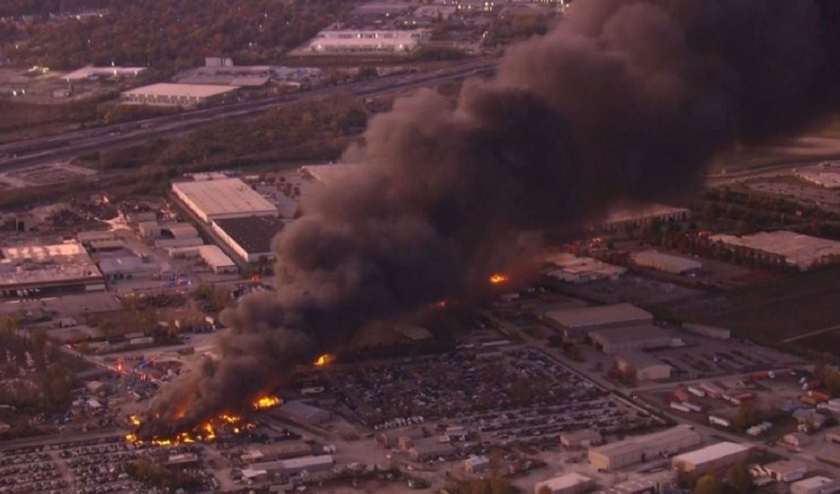 ABD'de kargo uçağı düştü: Çok sayıda ölü ve yaralı var