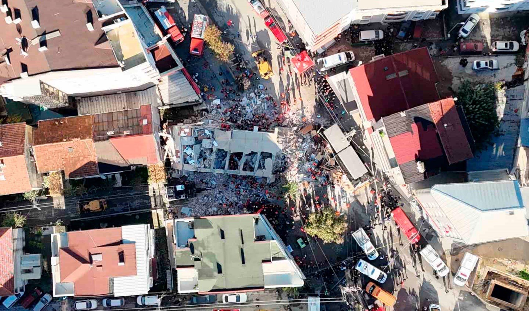 Son Dakika: Abdulkadir Uraloğlu'ndan Gebze'de çöken binayla ilgili açıklama! Metro inşaatı iddialarına yanıt verdi