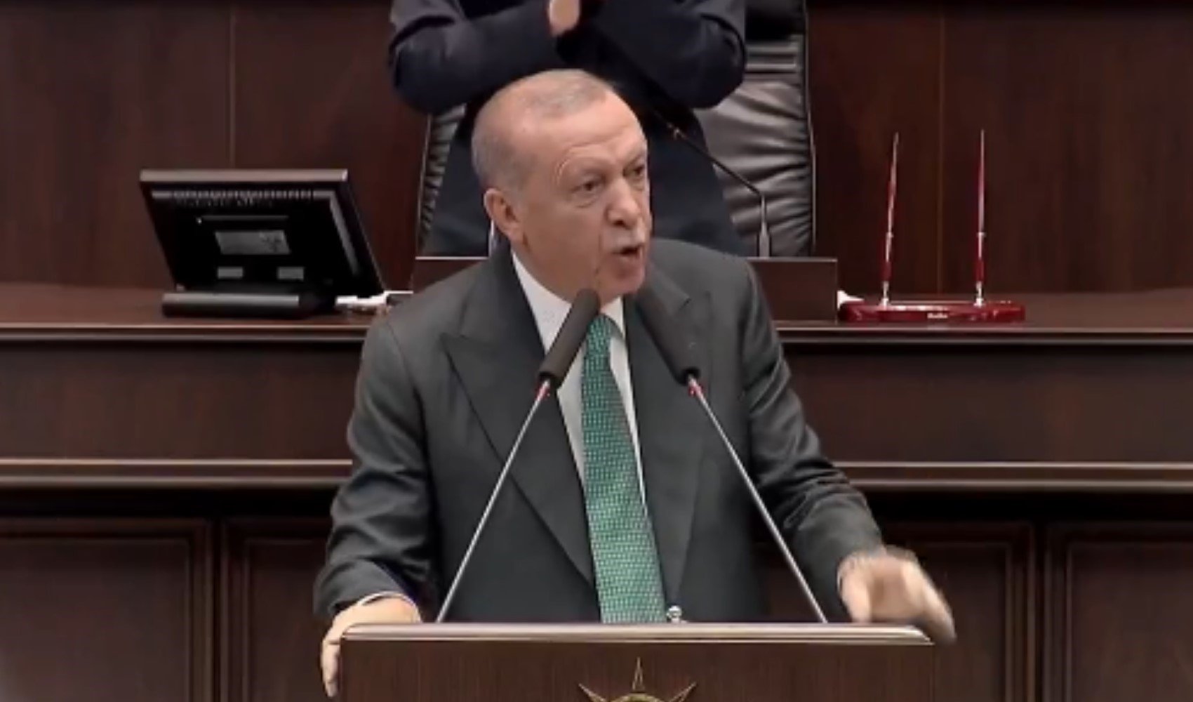 Son Dakika... AKP-MHP hattında kriz iddiaları sonrası Erdoğan'dan ilk grup toplantısı: Bahçeli'ye övgüler yağdırdı!