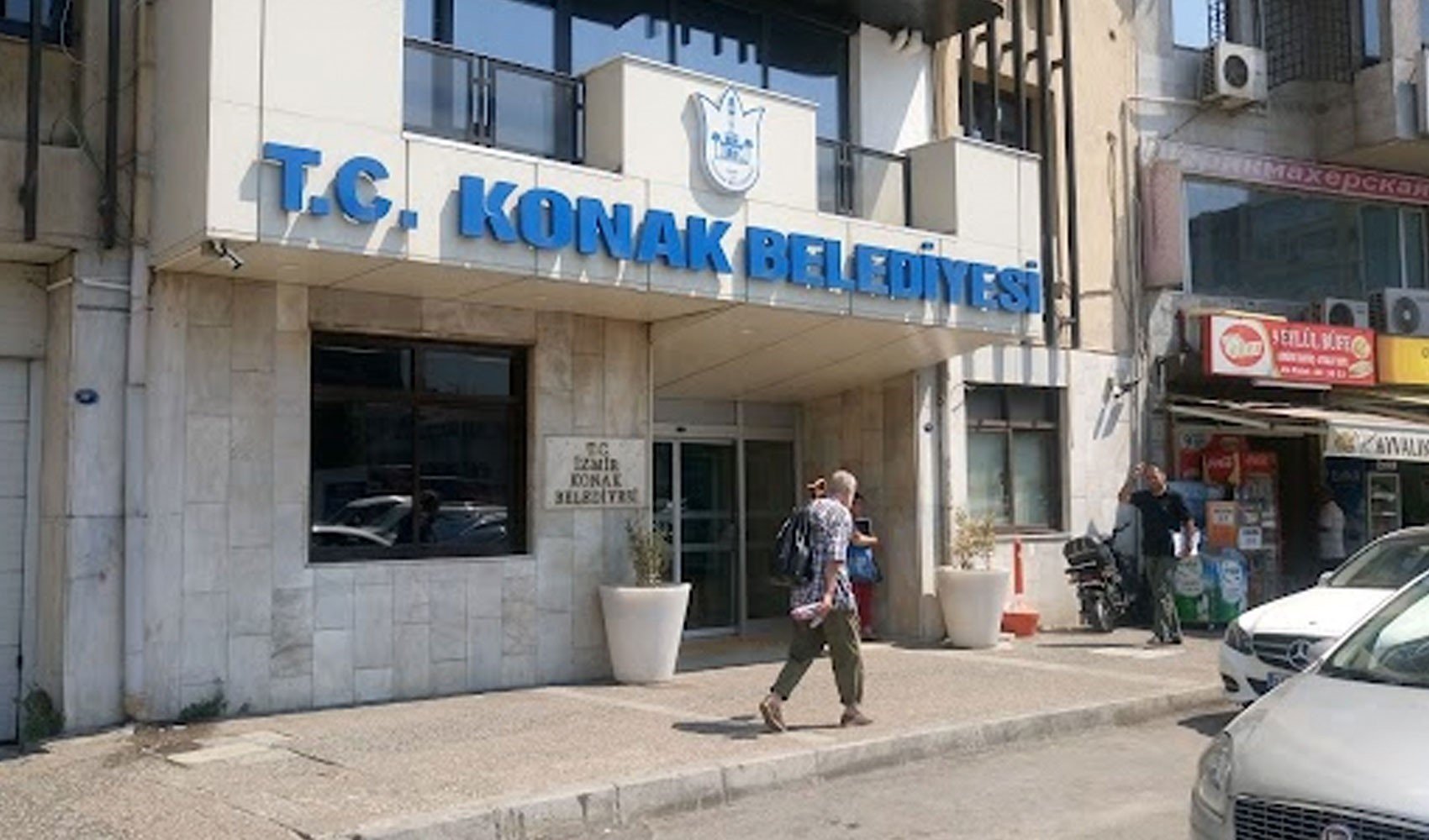 Konak Belediyesi'ne operasyon: 4 kişi gözaltında