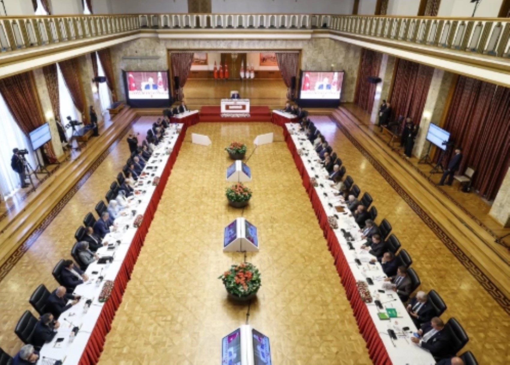 Meclis Komisyonuna İmralı yolu gözüktü: Teröristbaşı Öcalan ile görüşme için tarih verildi