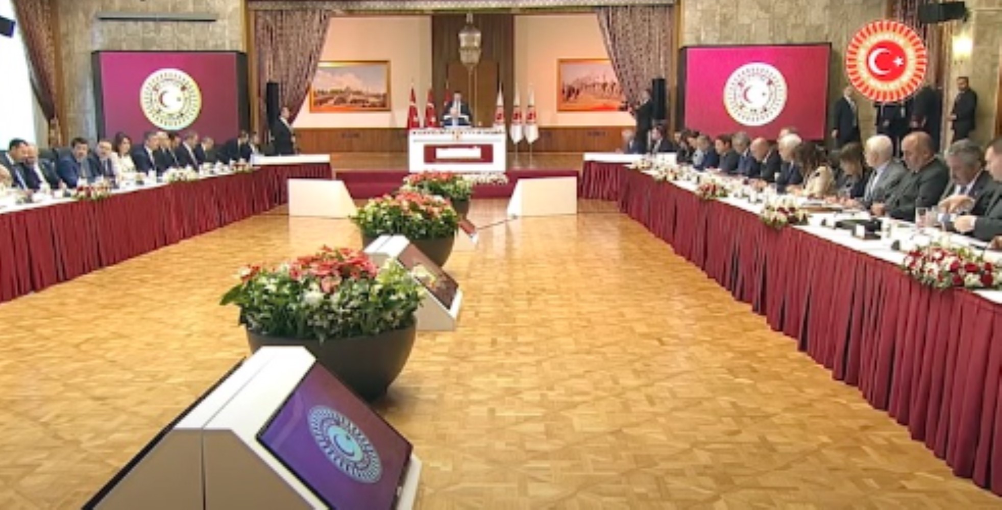 Meclis Komisyonuna İmralı yolu gözüktü: Teröristbaşı Öcalan ile görüşme için tarih verildi