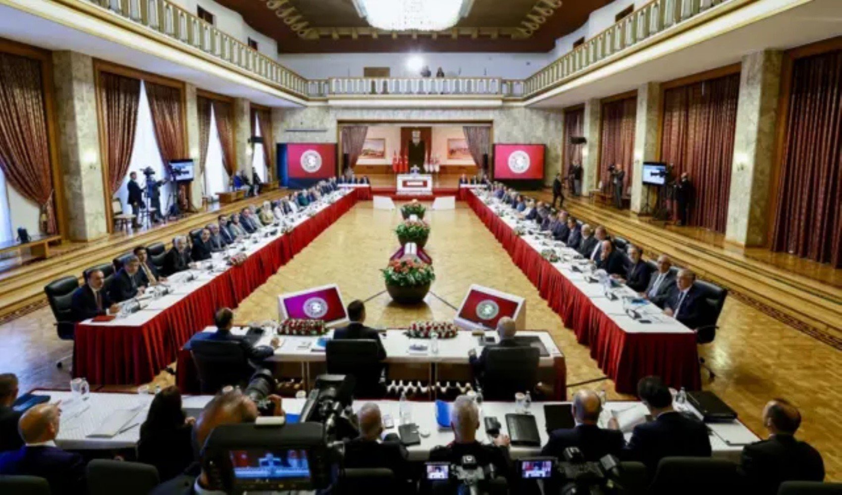 Açılım komisyonu toplantısının neden ertelendiği belli oldu! CHP'li Murat Emir açıkladı