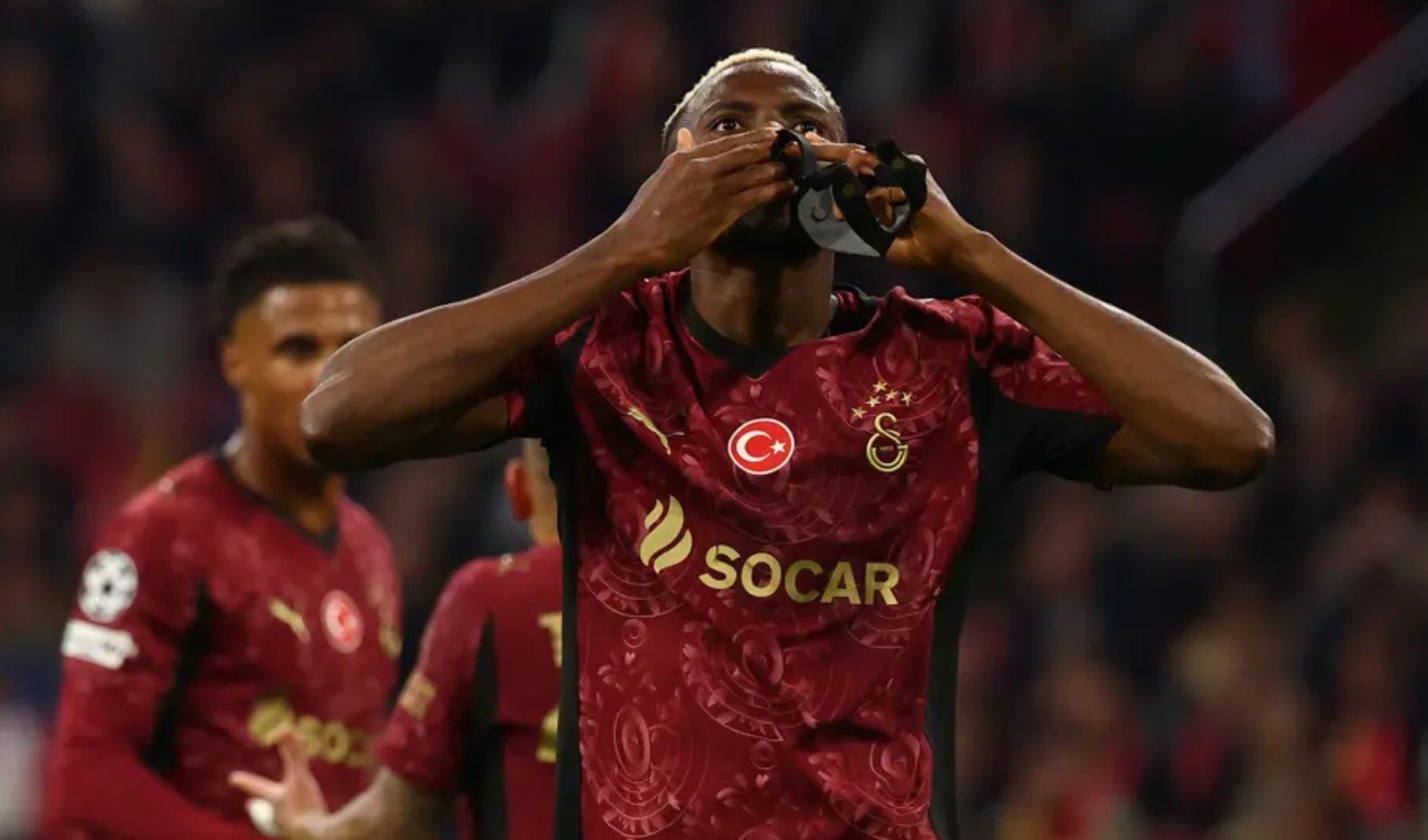 Devler Ligi'nde maskeli balo