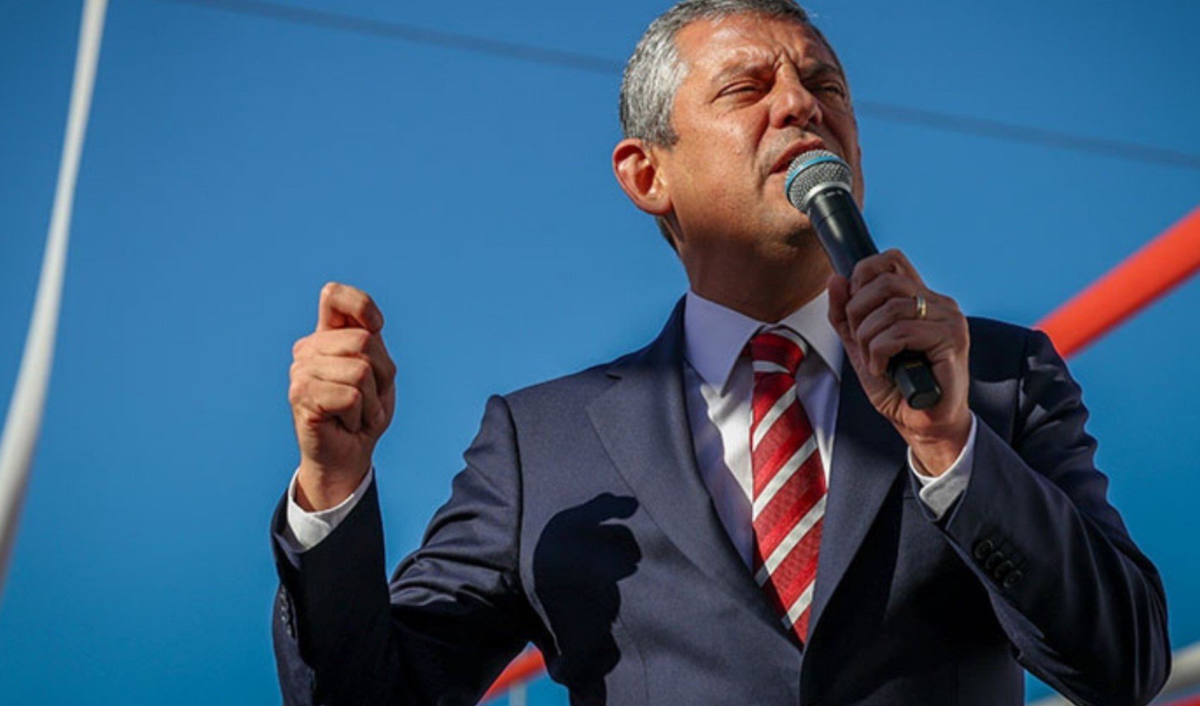 Özgür Özel: 'YÖK’ü kaldırmayacağız, yok edeceğiz'