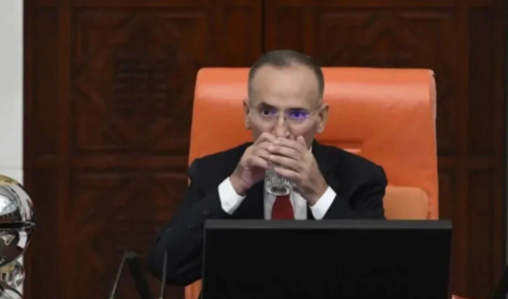 Bakanın eşinden dikkat çeken Bekir Bozdağ paylaşımı