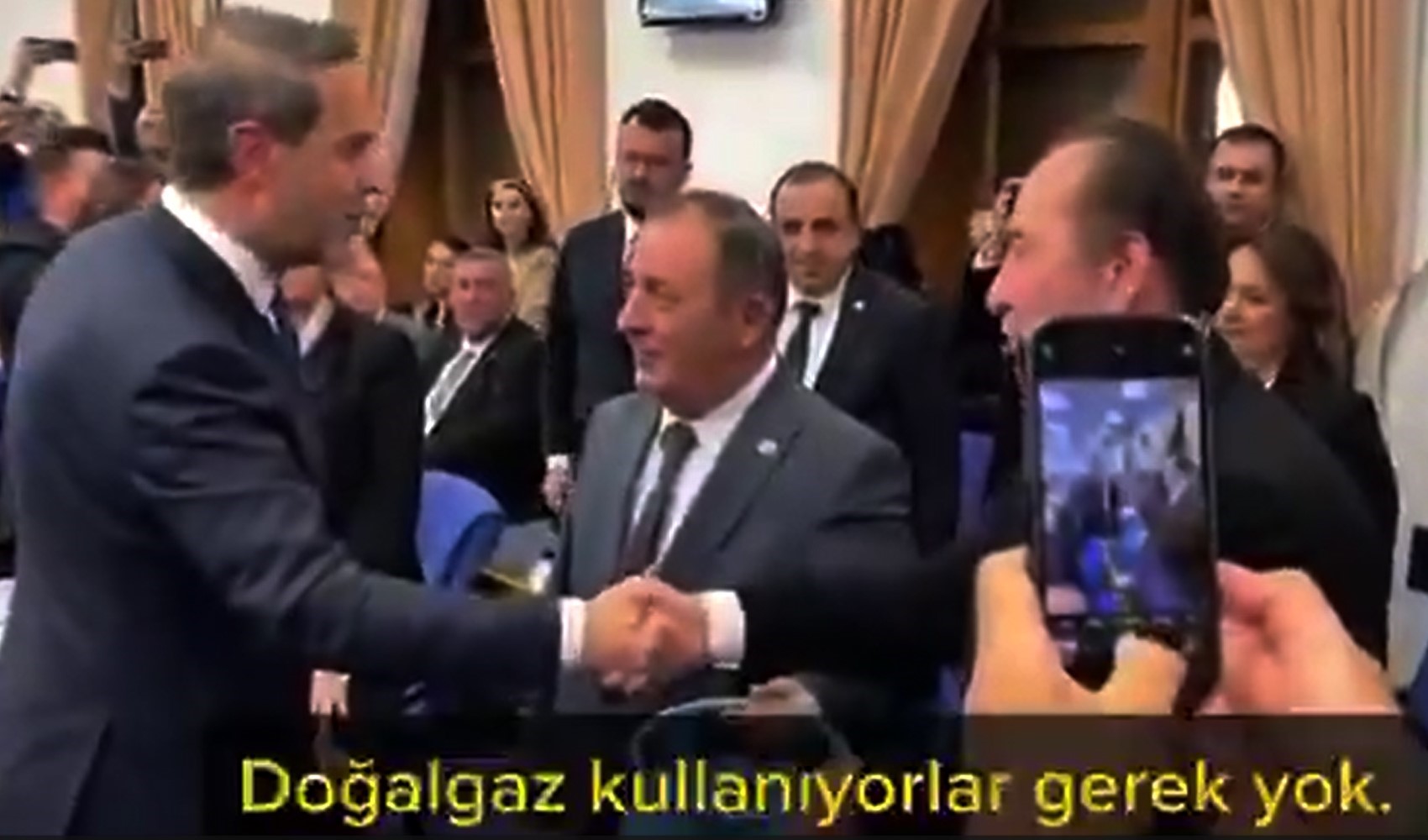 Bakan Bayraktar’dan ‘Mutfakta tüp boş’ diyen CHP’li vekile cevap: Doğalgaz kullanıyorlar