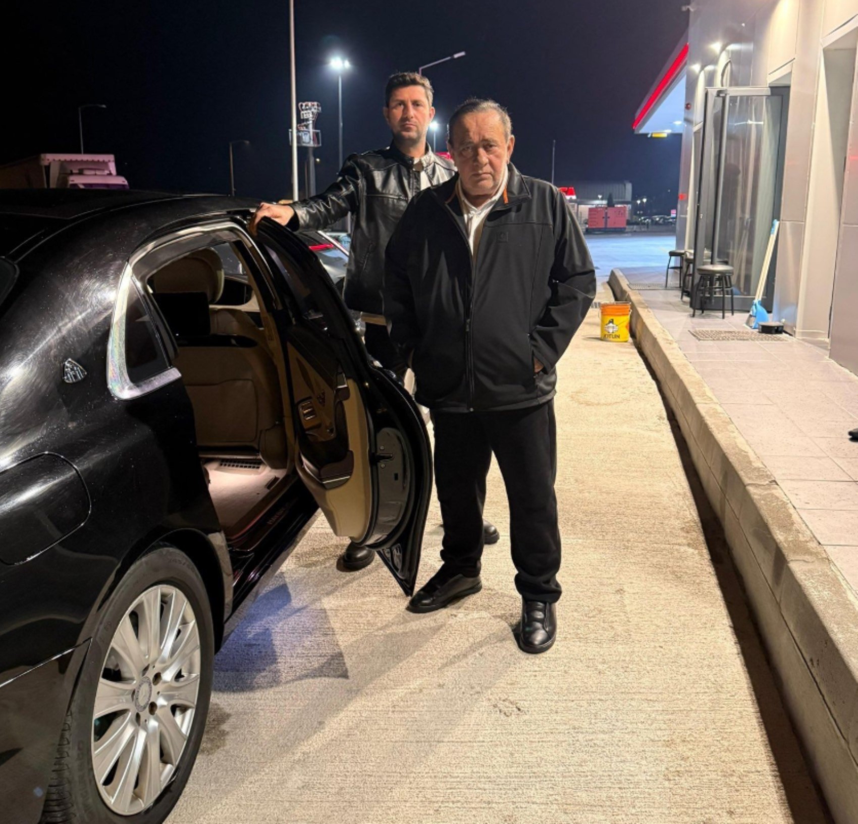 Bahçeli'nin uyarısı sonrası yurt dışına gittiği iddia edilmişti: Alaattin Çakıcı'dan fotoğraf geldi