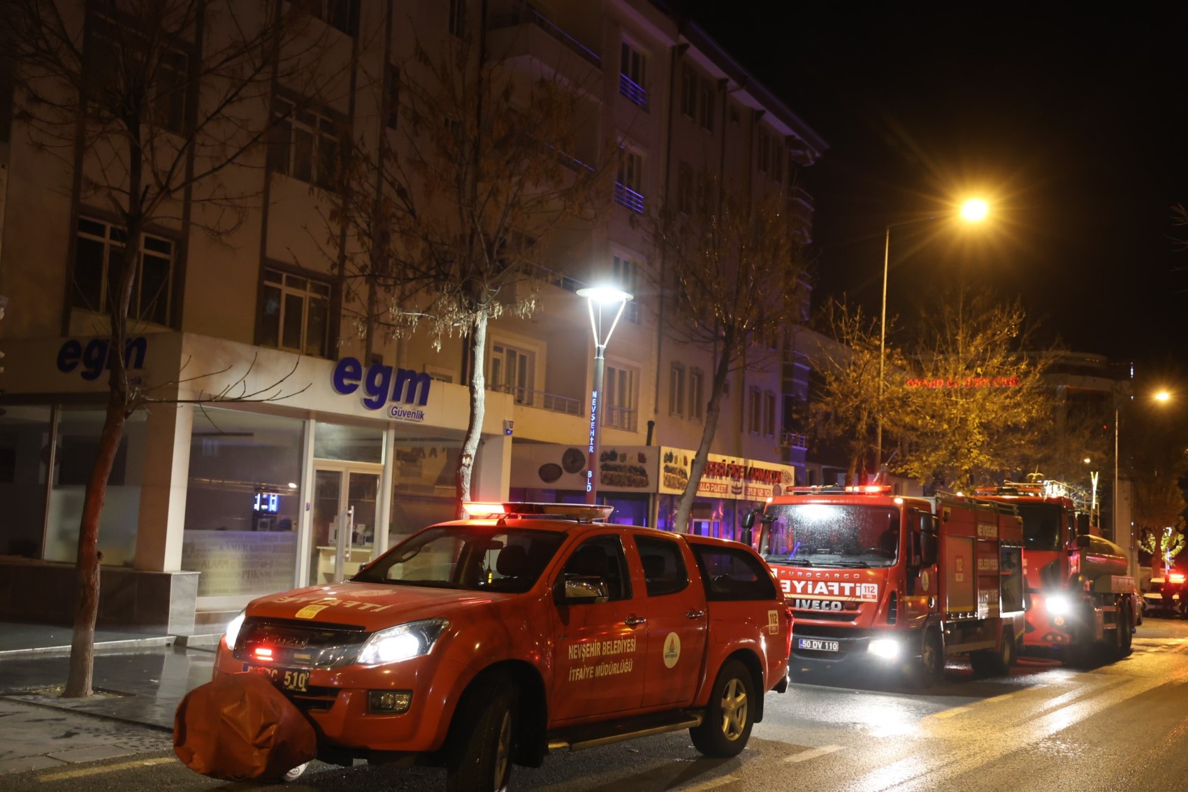 Yangın bitti, kavga başladı