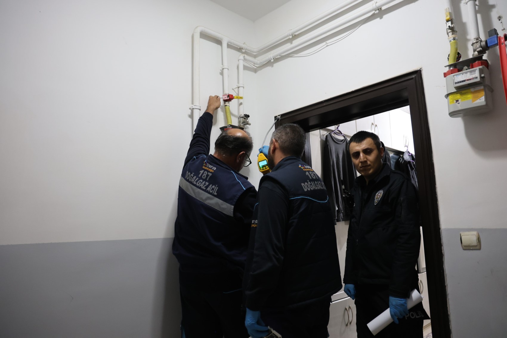 Hamile anne ve bebeğini kombideki sızıntı hayattan kopardı