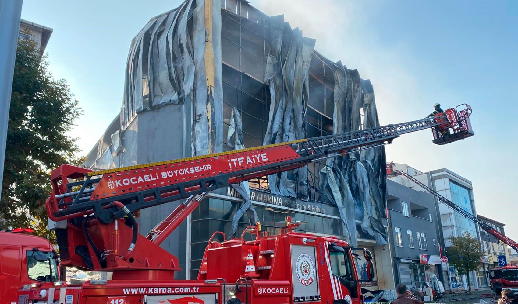 Kocaeli'deki yangın faciasında hayatını kaybedenlerin kimlikleri belli oldu