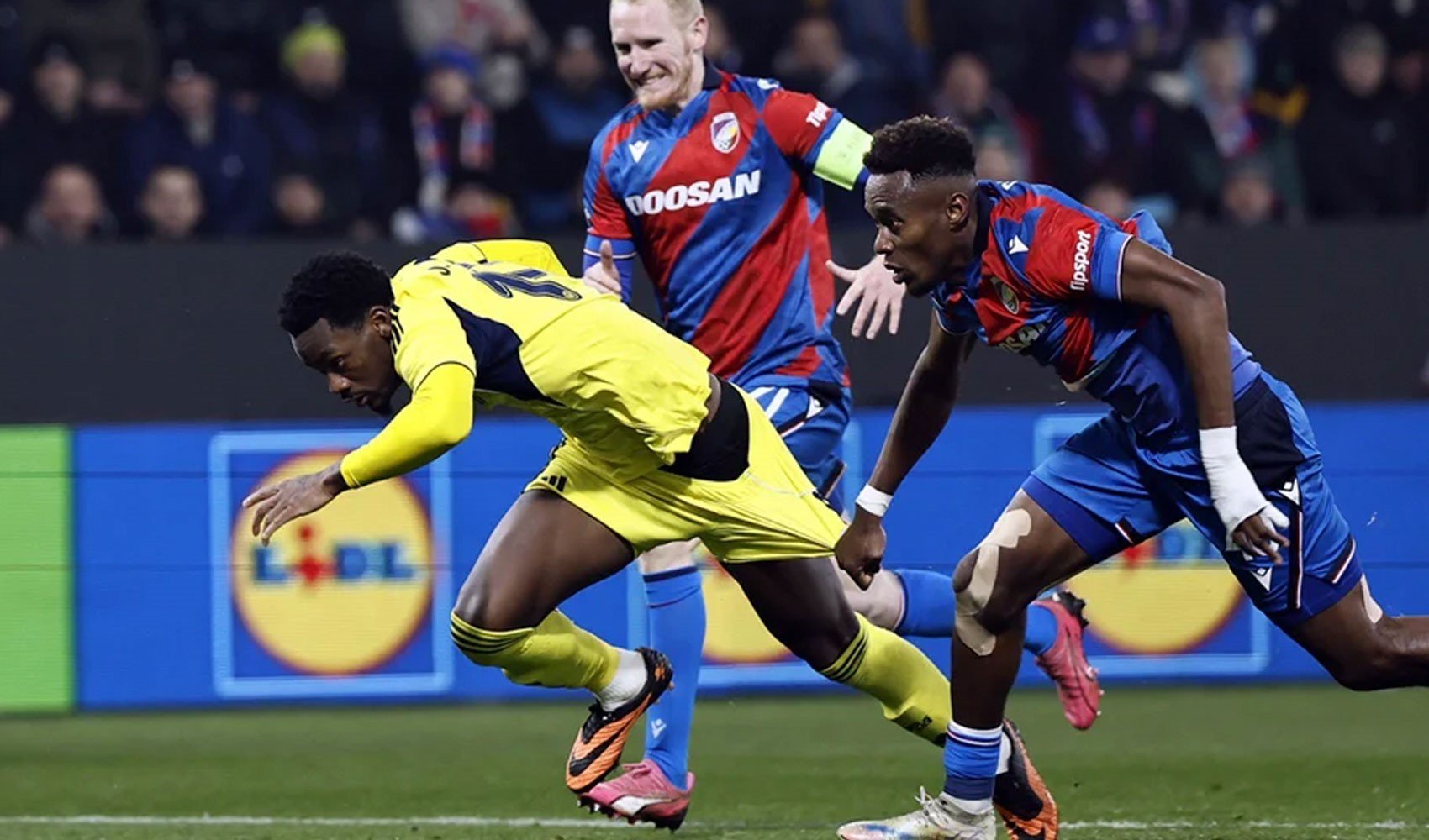 Fenerbahçe Plzen maçının hakemi için harekete geçiyor! 3 yıl önce itiraf etmiş...