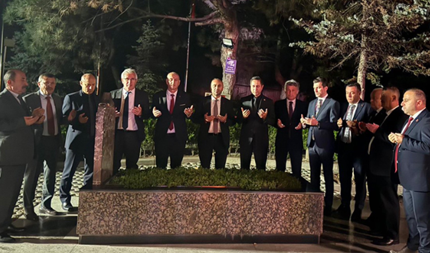 MHP'li isimlerin Türkeş'in mezarını ziyaretine Ayyüce Türkeş Taş'tan İmralı tepkisi: Gününüz yaklaştı herhalde