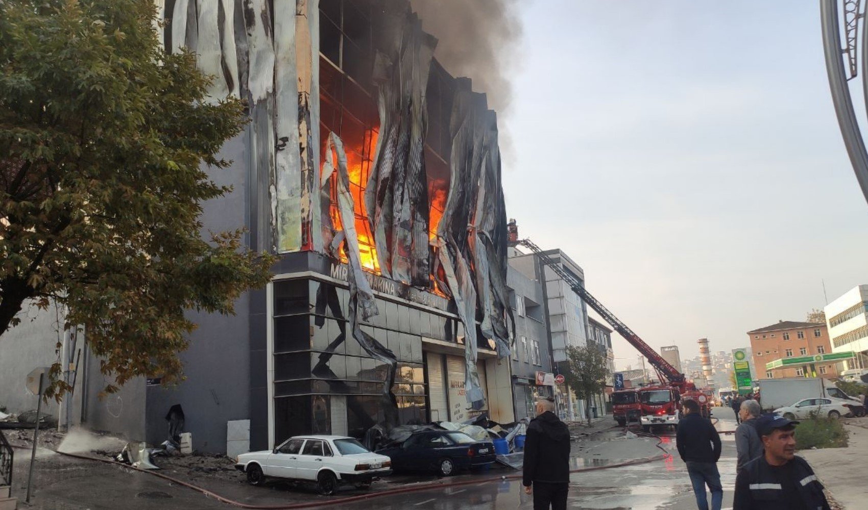 Kocaeli'de 6 kişinin öldüğü yangında 2 gözaltı