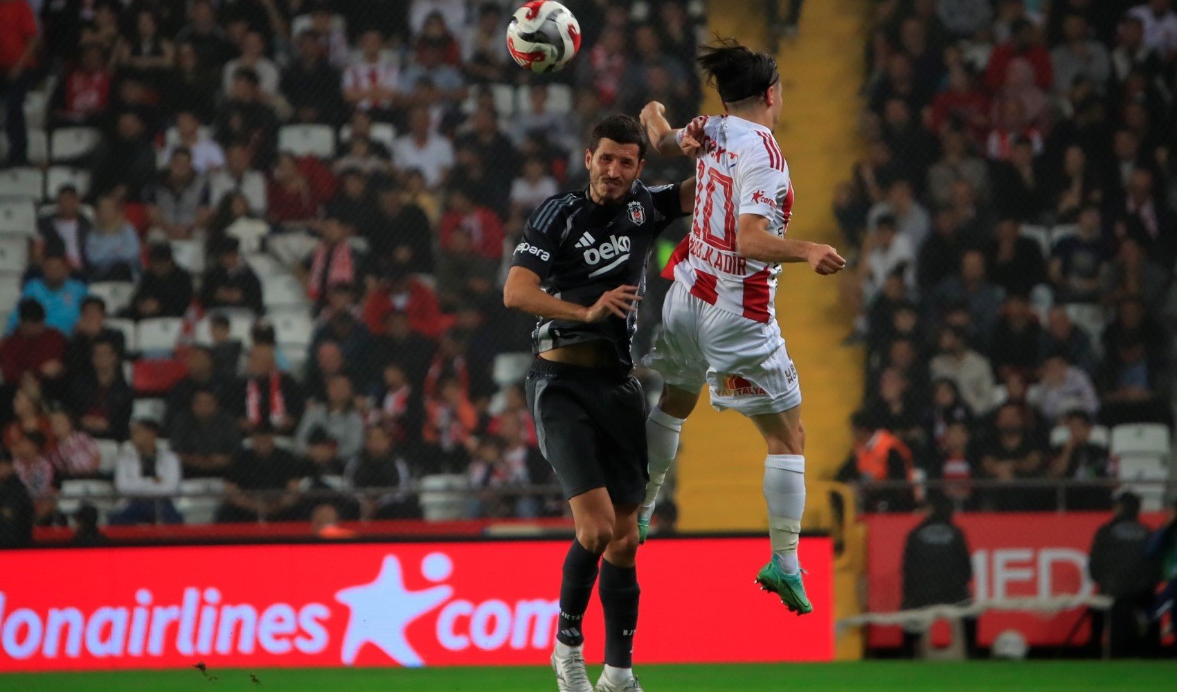 Beşiktaş Antalyaspor'u 3-1 mağlup etti