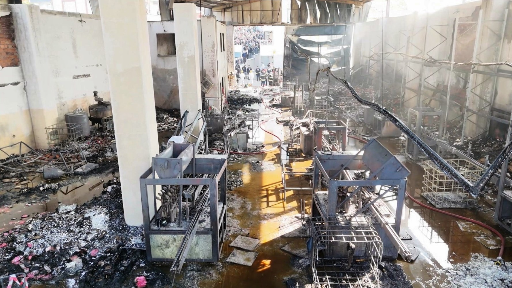 Kocaeli'de 6 kişinin hayatını kaybettiği parfüm deposunun içi görüntülendi