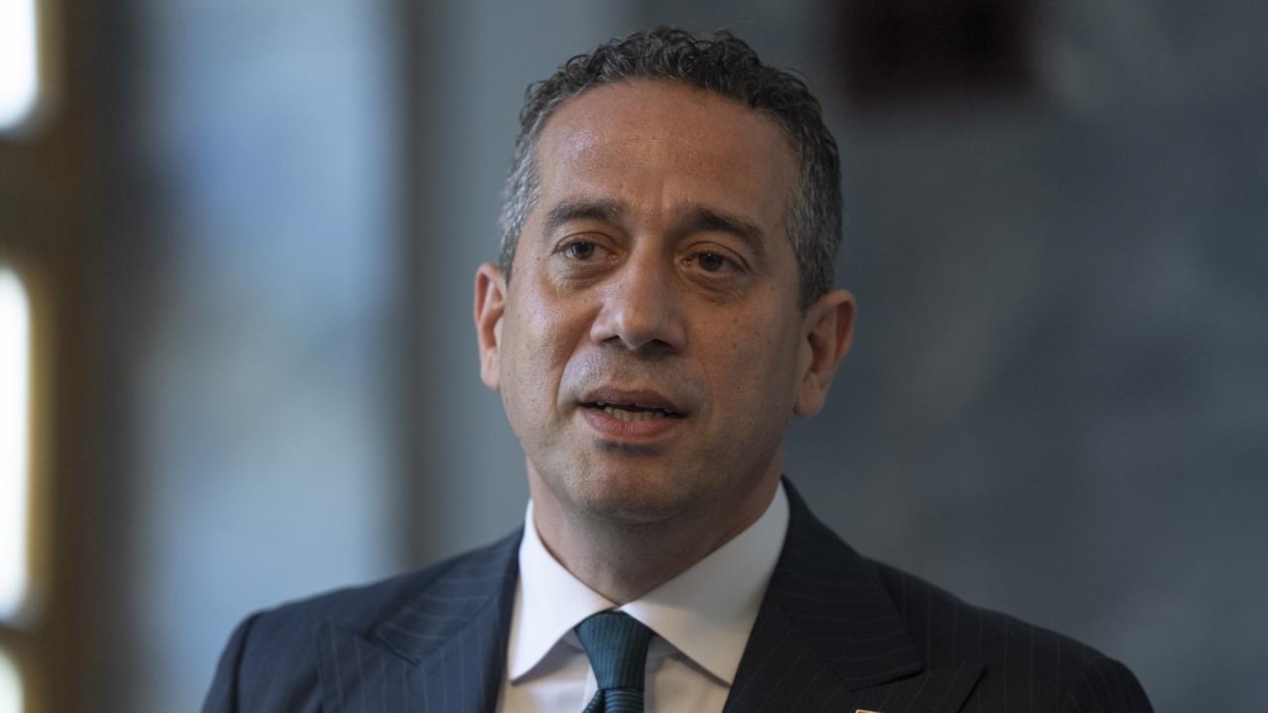 Ali Mahir Başarır çakarlı araç kullanan 5 gazetecinin adını verdi! Cem Küçük Ali Yerlikaya'ya çağrı yaptı