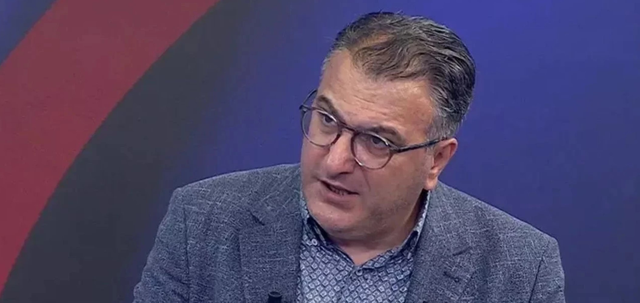 Ali Mahir Başarır çakarlı araç kullanan 5 gazetecinin adını verdi! Cem Küçük Ali Yerlikaya'ya çağrı yaptı