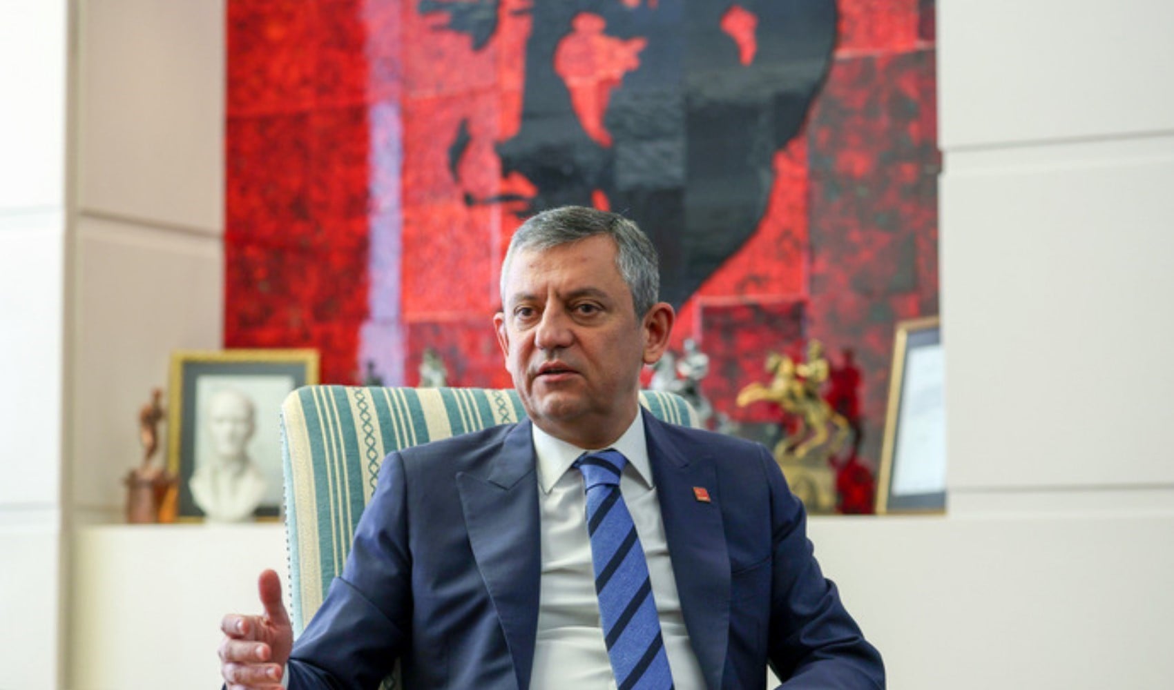 Özgür Özel'den Silivri çıkarması