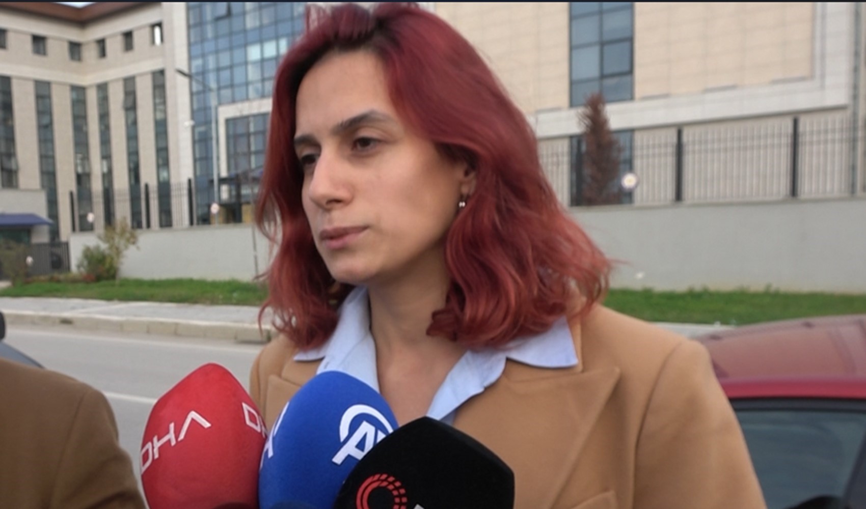 Gözaltına alınan Güllü'nün kızı ve arkadaşının avukatlarından açıklama