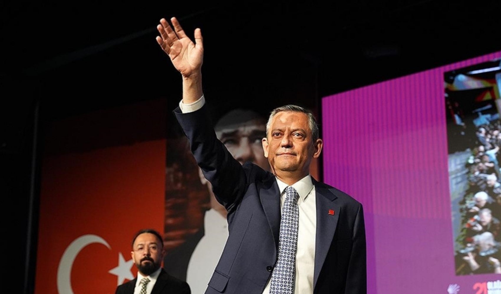 CHP Genel Başkanı Özgür Özel'den mitinglerini yayınlayan kanallara teşekkür: Millet kızmış, Sözcü üzülmüş