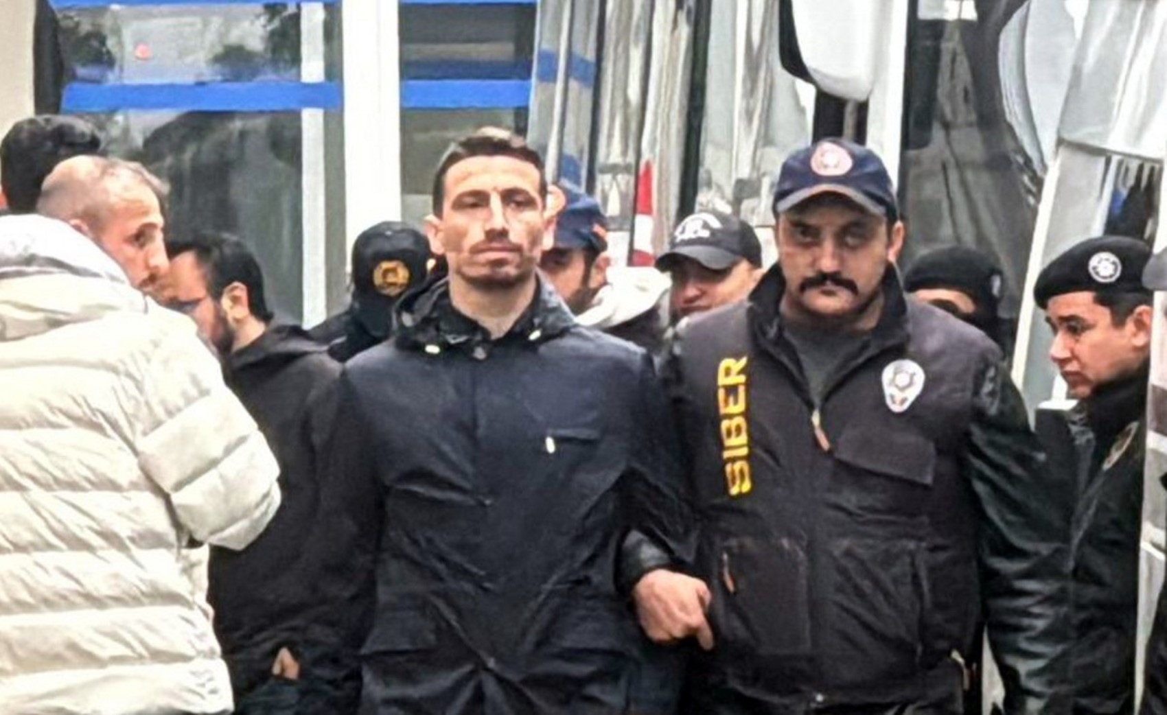 Mert Hakan Yandaş'tan olay 'Fenerbahçe' mesajı! 'Konuşmaları sil abi' demiş...