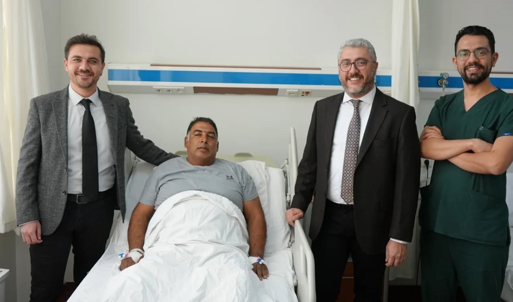 Ağız içinden alınan doku ile yeni idrar yolu oluşturuldu