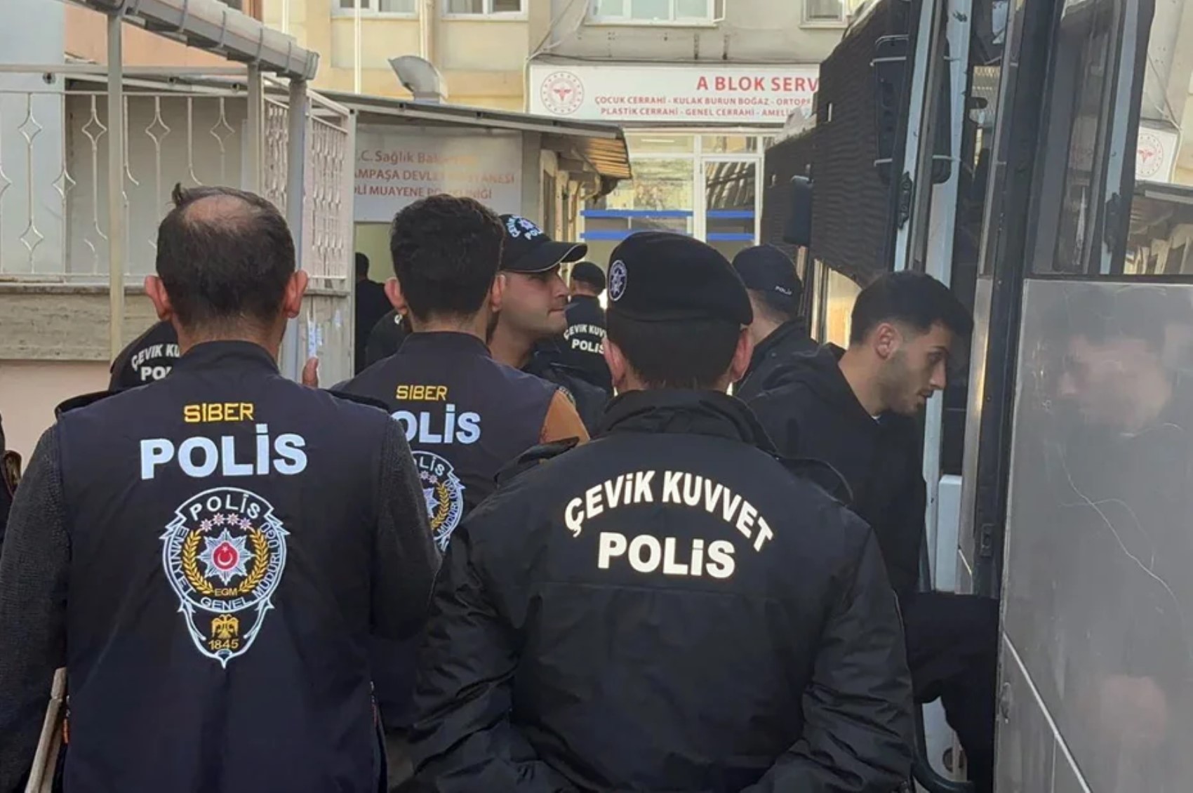 Telefonunda sanal kumar oyunu bulundu: 'Maçı alır mıyız?' mesajı