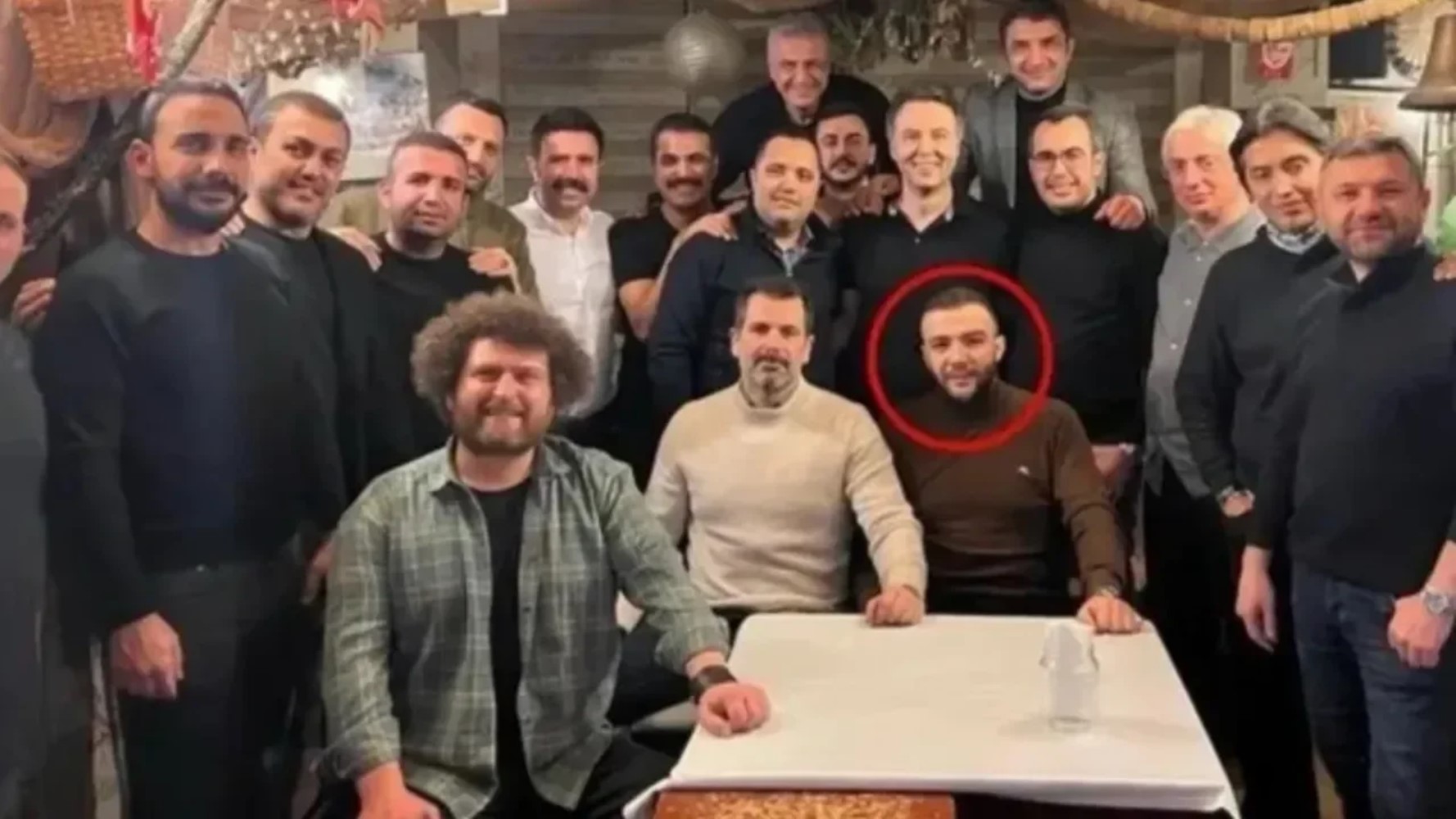 Uyuşturucu ve grup seks iddialarının arkasında iktidar savaşı mı var?  Kilit isim görevden affını isteyebilir