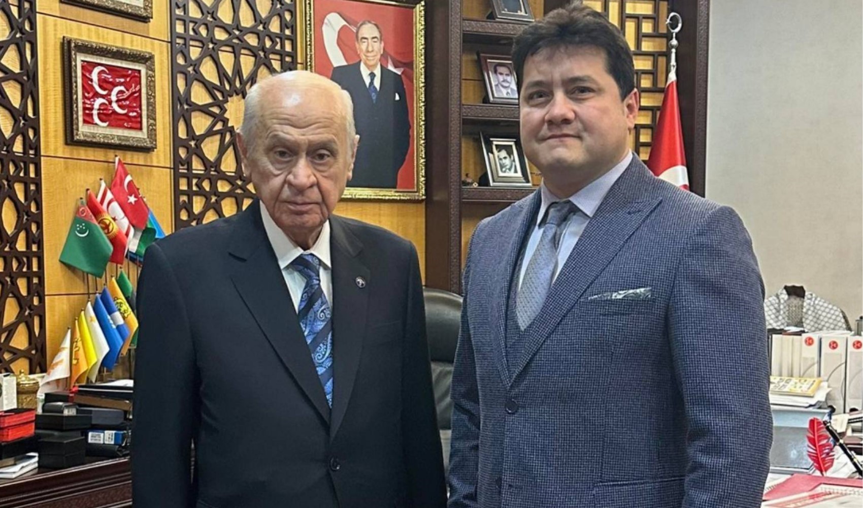 MHP'li isimden gazetecilere ağır hakaret: 'Karı kıyafetiyle oynatırız'